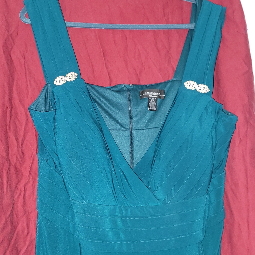 Dress - Picture 2 of 4